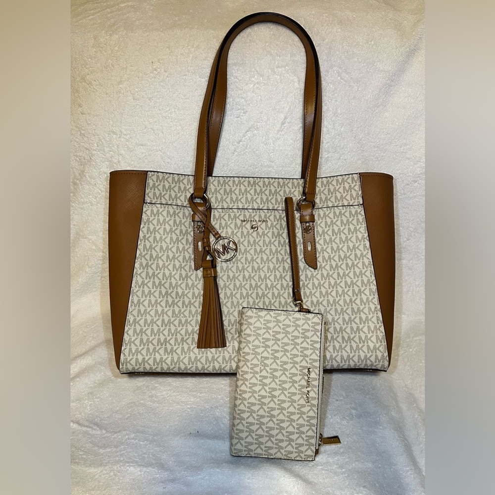 Michael Kors Tote and Wristlet Bundle